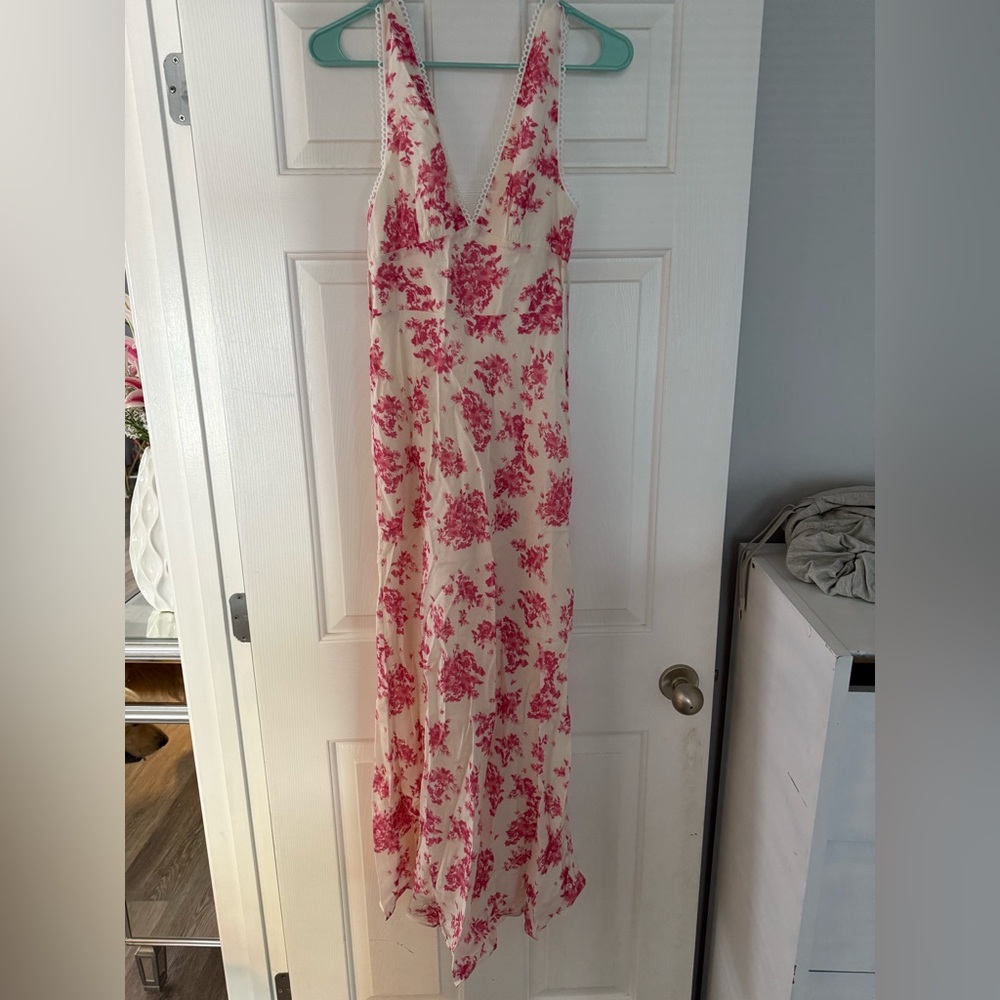 Chic Floral Maxi Dress in Pink and White